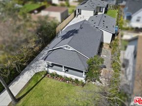 1561 East Elizabeth Street, Pasadena CA 91104