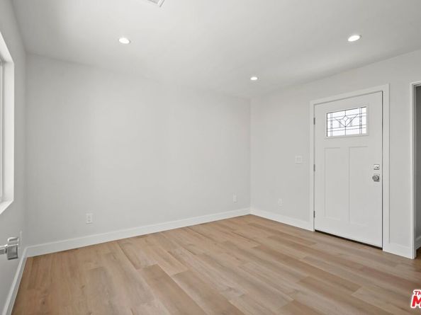 1561 East Elizabeth Street, Pasadena CA 91104