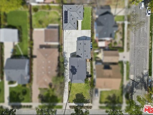 1561 East Elizabeth Street, Pasadena CA 91104