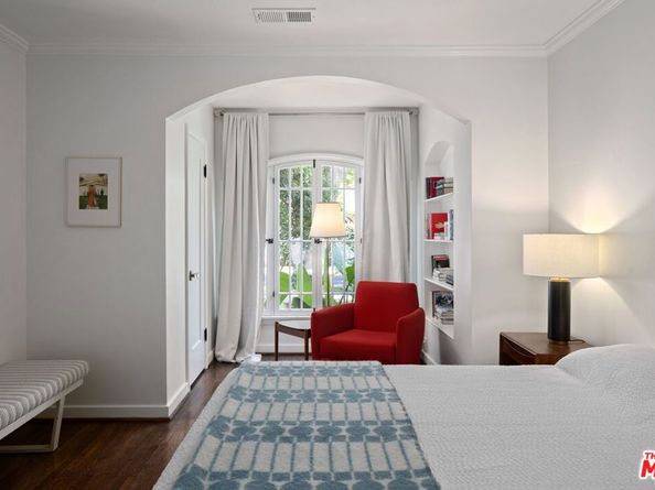 4654 Denny Avenue, Toluca Lake CA 91602