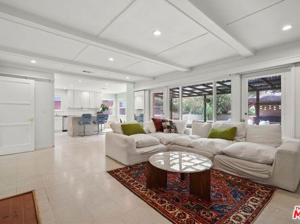 9747 Haines Canyon Avenue, Tujunga CA 91042