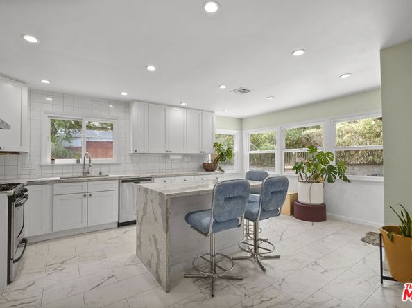 9747 Haines Canyon Avenue, Tujunga CA 91042