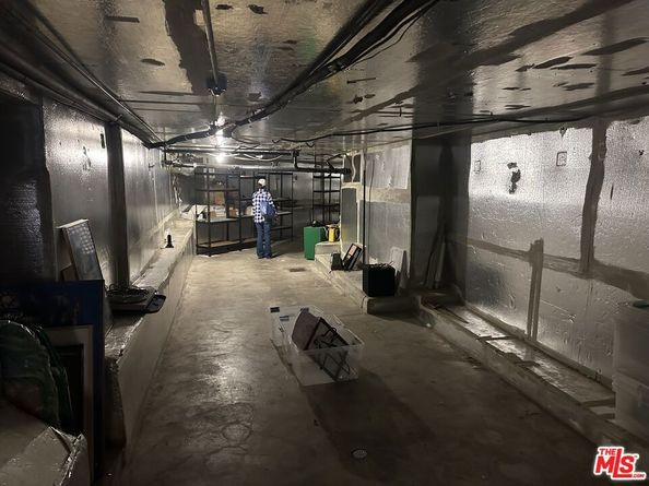 9747 Haines Canyon Avenue, Tujunga CA 91042