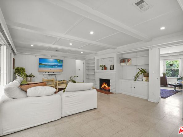 9747 Haines Canyon Avenue, Tujunga CA 91042