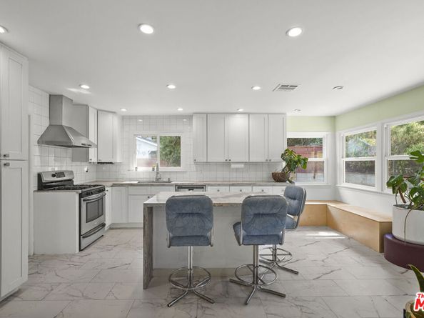 9747 Haines Canyon Avenue, Tujunga CA 91042