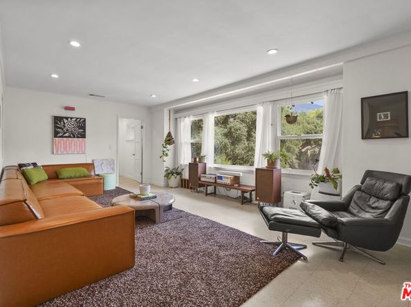 9747 Haines Canyon Avenue, Tujunga CA 91042