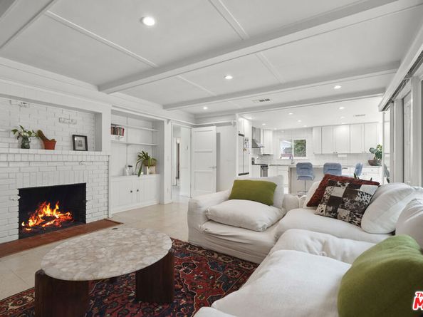9747 Haines Canyon Avenue, Tujunga CA 91042