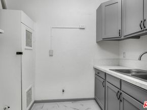 123 S Westmoreland Avenue, Los Angeles CA 90004