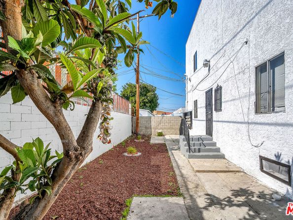123 S Westmoreland Avenue, Los Angeles CA 90004