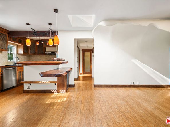 667 Santa Clara Avenue, Venice CA 90291