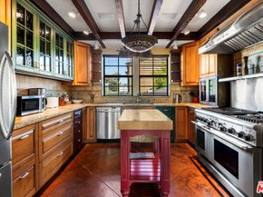 667 Santa Clara Avenue, Venice CA 90291