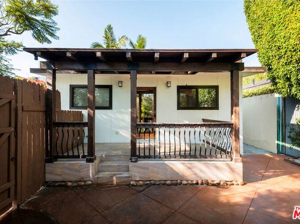 667 Santa Clara Avenue, Venice CA 90291