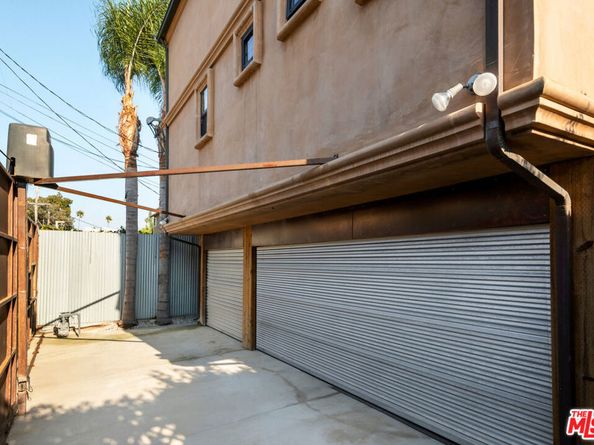 667 Santa Clara Avenue, Venice CA 90291