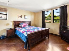 667 Santa Clara Avenue, Venice CA 90291