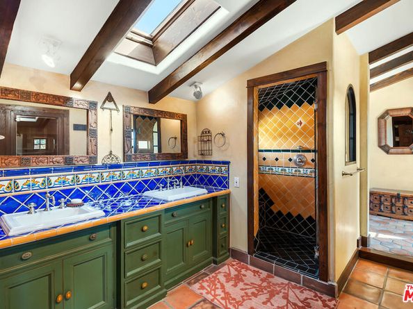 667 Santa Clara Avenue, Venice CA 90291