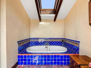 667 Santa Clara Avenue, Venice CA 90291