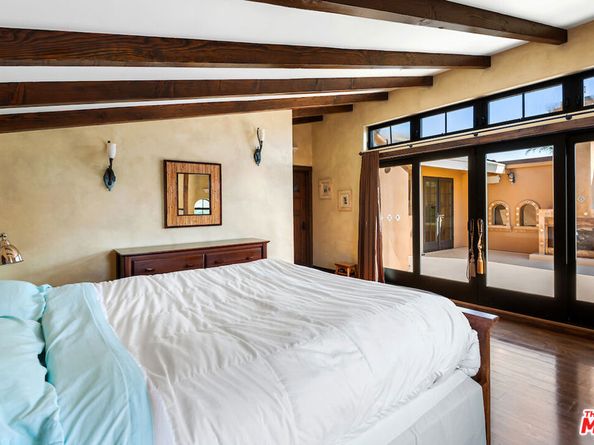 667 Santa Clara Avenue, Venice CA 90291