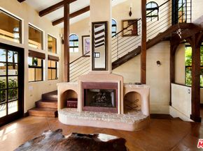 667 Santa Clara Avenue, Venice CA 90291