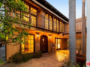 667 Santa Clara Avenue, Venice CA 90291