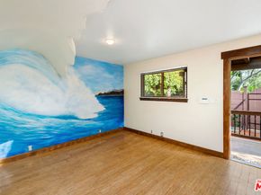 667 Santa Clara Avenue, Venice CA 90291