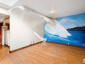 667 Santa Clara Avenue, Venice CA 90291