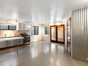 667 Santa Clara Avenue, Venice CA 90291