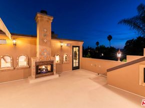 667 Santa Clara Avenue, Venice CA 90291