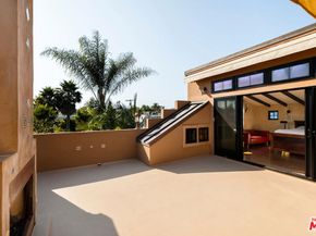 667 Santa Clara Avenue, Venice CA 90291