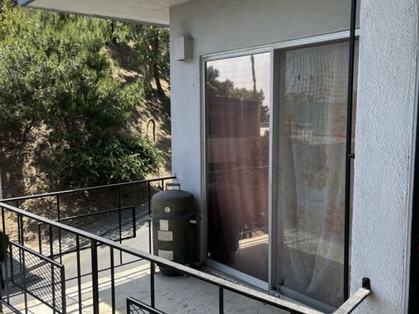 4431 Don Ricardo Drive 10, Los Angeles CA 90008