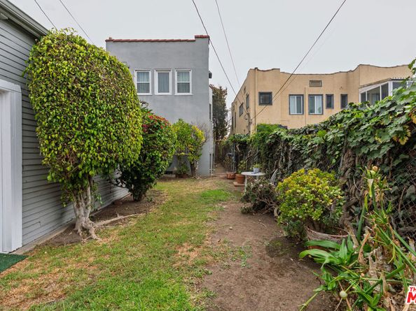 253 N Irving Boulevard, Los Angeles CA 90004