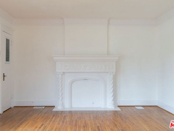 253 N Irving Boulevard, Los Angeles CA 90004