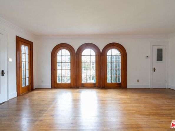 253 N Irving Boulevard, Los Angeles CA 90004
