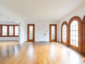 253 N Irving Boulevard, Los Angeles CA 90004