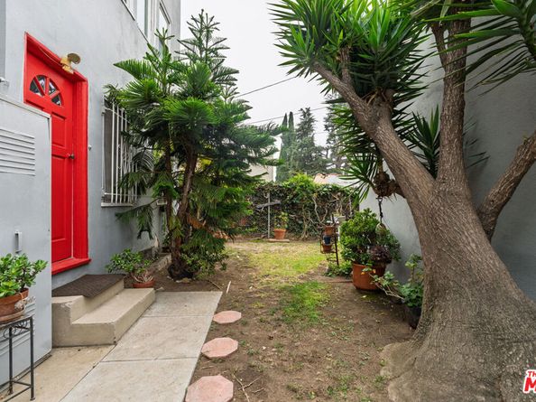 253 N Irving Boulevard, Los Angeles CA 90004