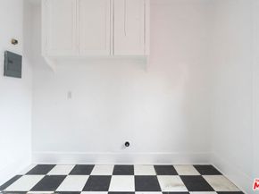 253 N Irving Boulevard, Los Angeles CA 90004