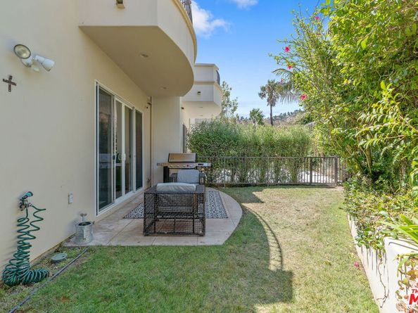 23963 De Ville Way, Malibu CA 90265