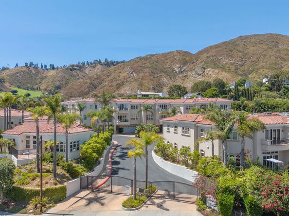 23963 De Ville Way, Malibu CA 90265