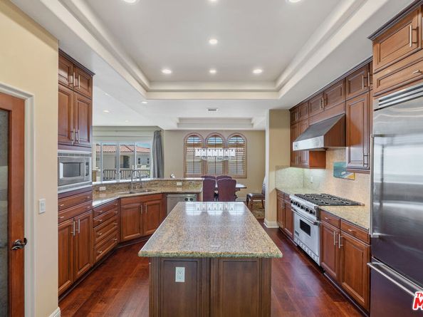 23963 De Ville Way, Malibu CA 90265