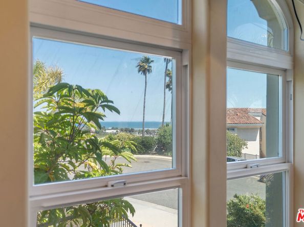 23963 De Ville Way, Malibu CA 90265