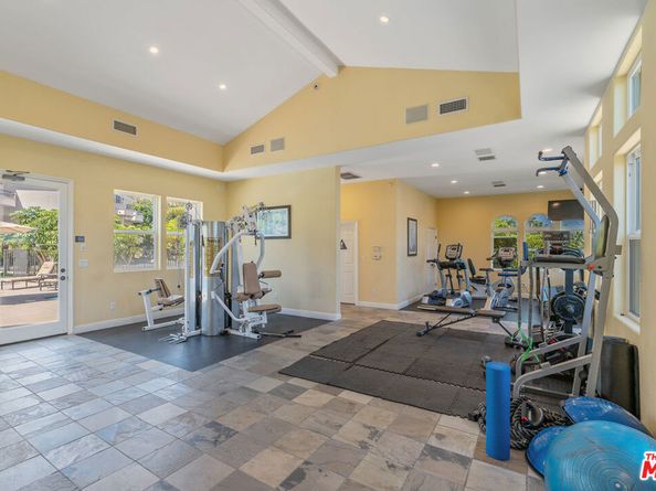 23963 De Ville Way, Malibu CA 90265