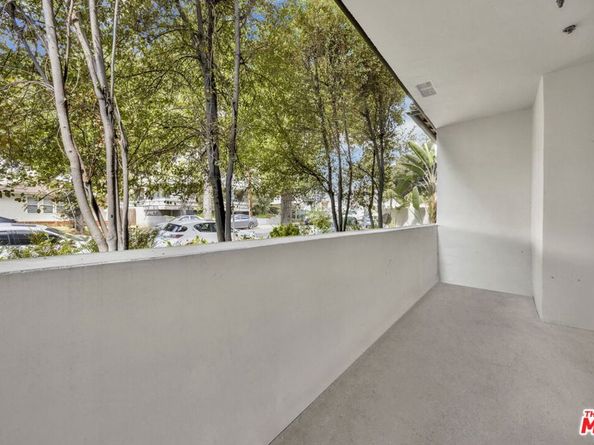 156 S Oak Knoll Avenue 101, Pasadena CA 91101