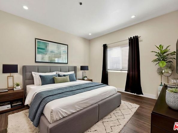 156 S Oak Knoll Avenue 101, Pasadena CA 91101