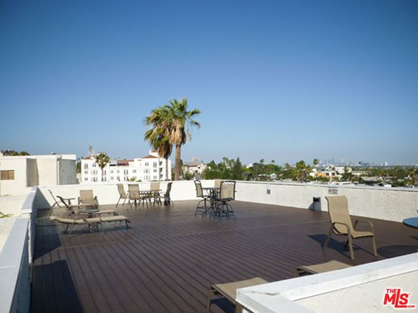 8400 De Longpre Avenue 104, West Hollywood CA 90069