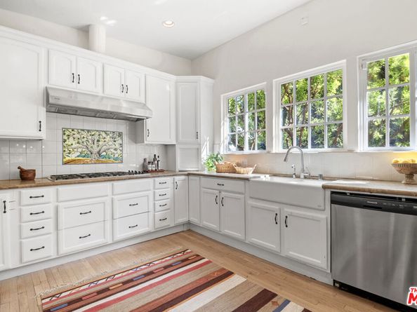 1128 Canyon Trail, Topanga CA 90290