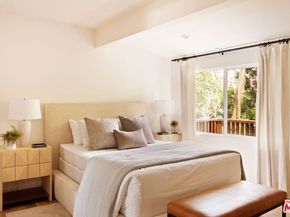 3019 Surry Street, Los Angeles CA 90027
