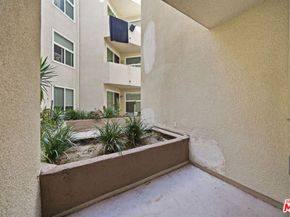 620 S Gramercy Place 127, Los Angeles CA 90005