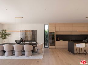 4939 Petit Avenue, Encino CA 91436