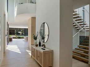 4939 Petit Avenue, Encino CA 91436