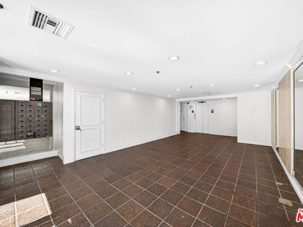 540 Kelton Avenue 402, Los Angeles CA 90024