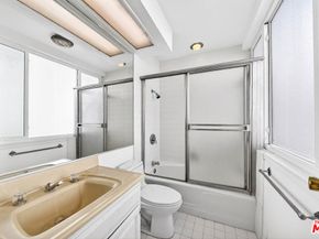 540 Kelton Avenue 402, Los Angeles CA 90024